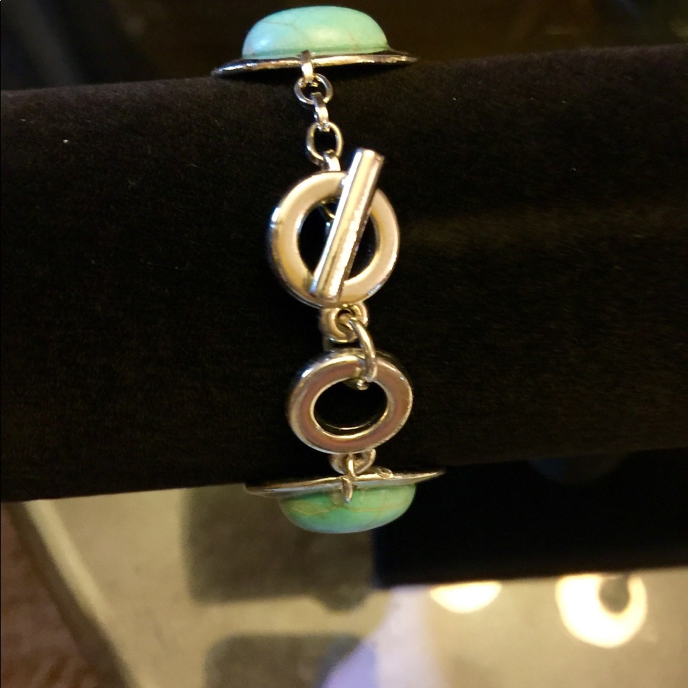 Bracelets - Picture 2 of 8